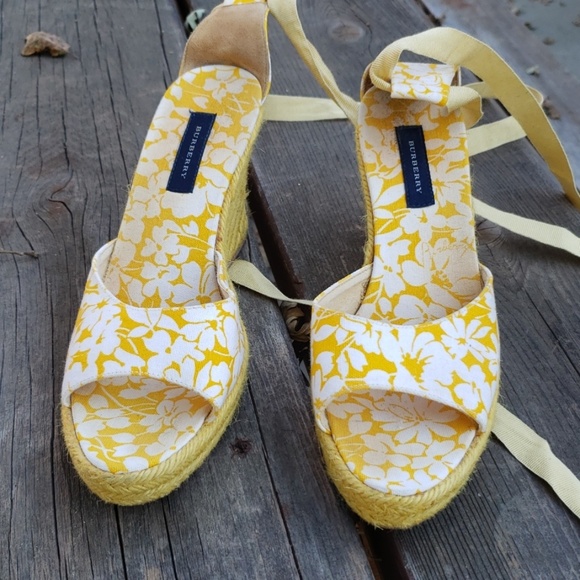 Burberry Espadrilles - Picture 2 of 3